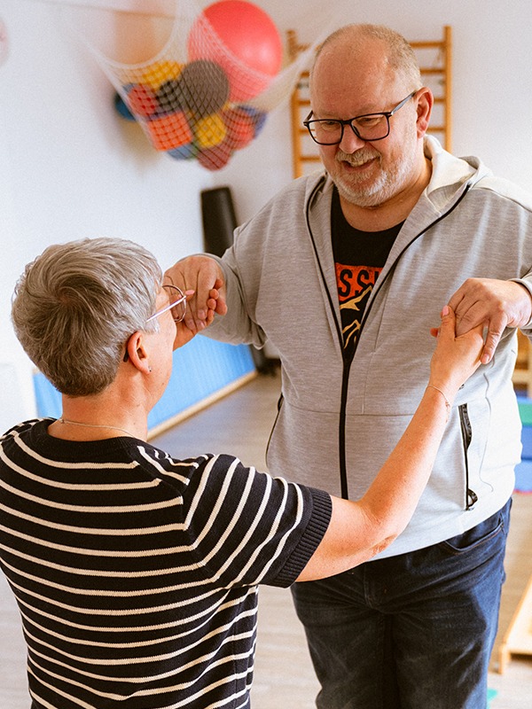 Ergotherapeutische Übung mit einer älteren Patientin am Standort Allendorf.